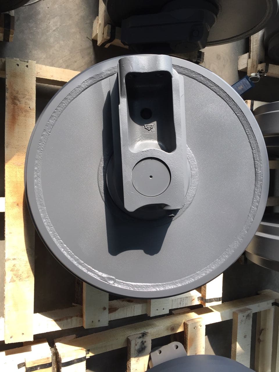 Idler component positioned for product identification